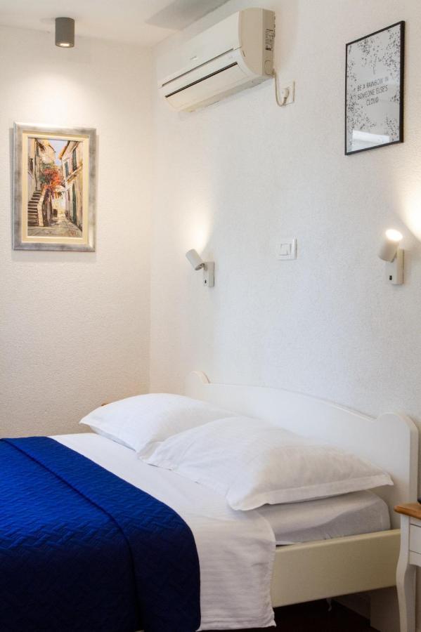 Old Stone House In Historical Area Villa Split Bagian luar foto